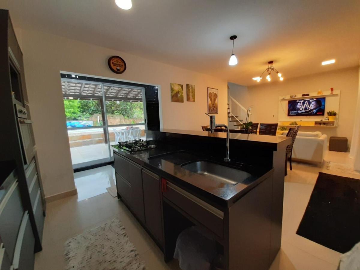 Linda Casa Piscina Natureza Holiday home